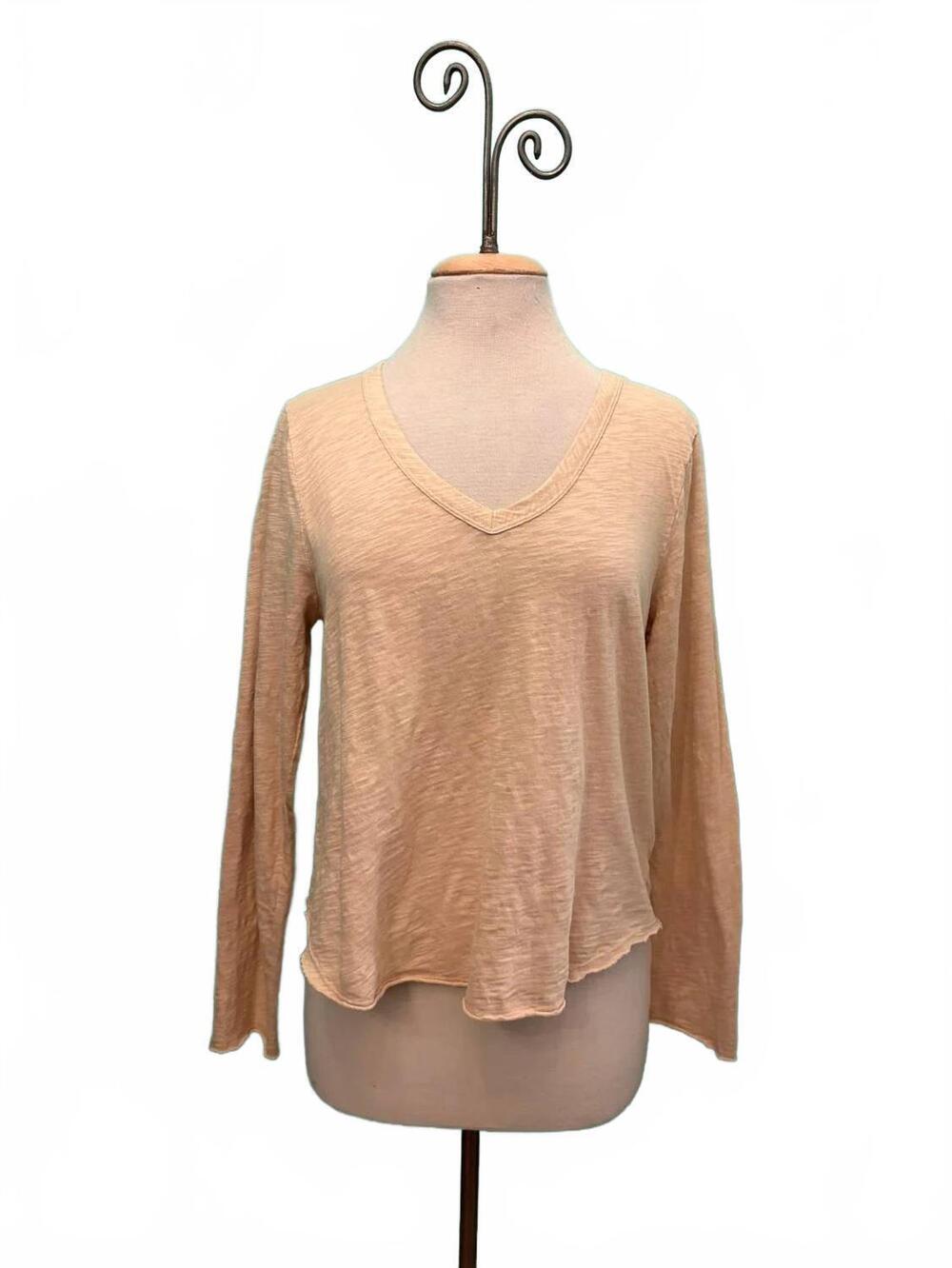 NEW MODODOC women's long sleeve v-neck tee in pearlescent